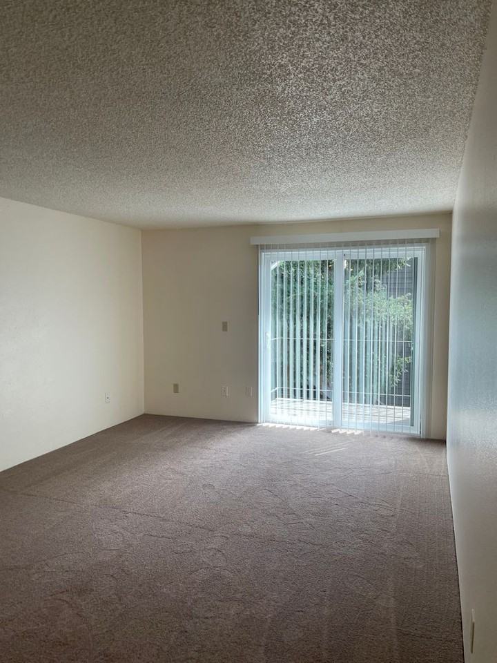 #222 KIMBERLY WEST APARTMENTS - Photo 3 of 10