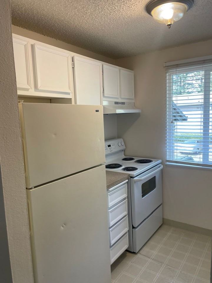 #222 KIMBERLY WEST APARTMENTS - Photo 6 of 10