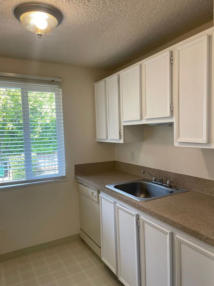 #222 KIMBERLY WEST APARTMENTS - Photo 7 of 10