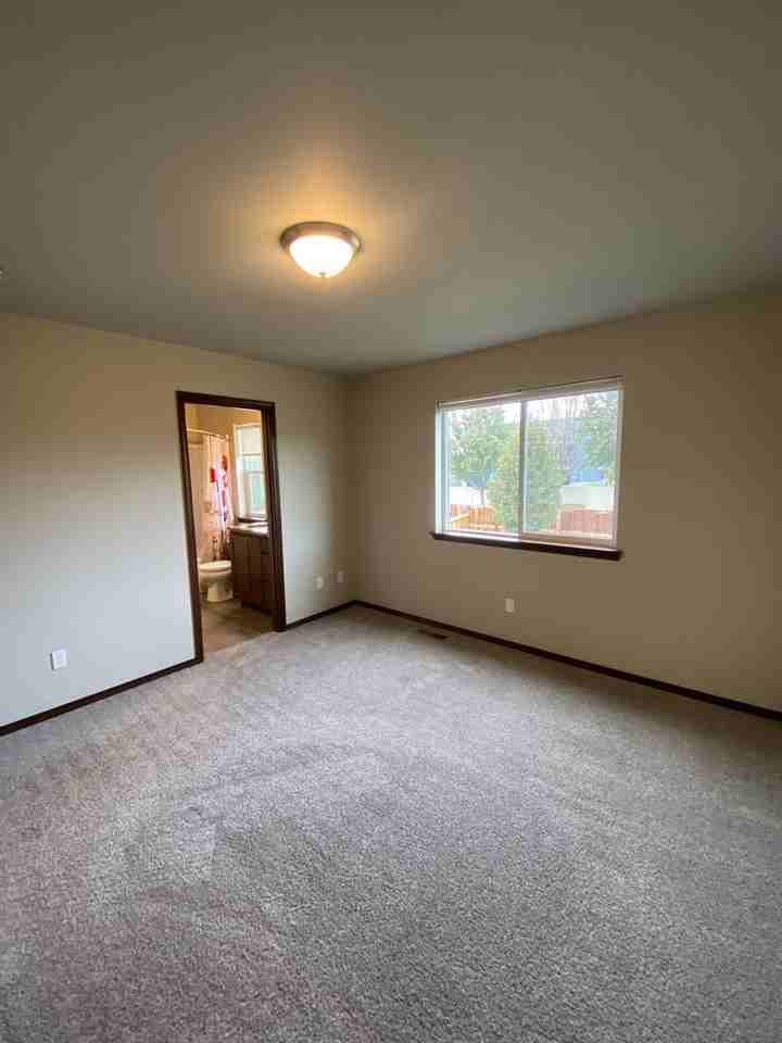 430 S Kansas Loop - Photo 5 of 21