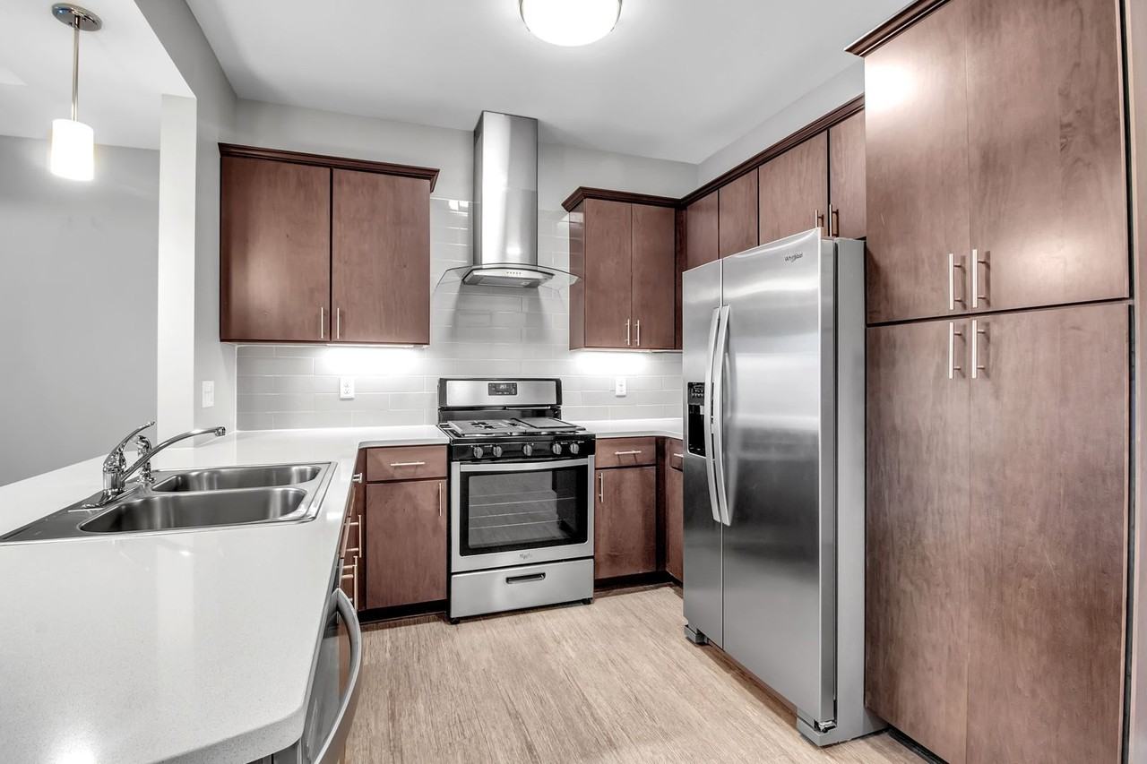 Creekview Luxury Apartments - Photo 7 of 13