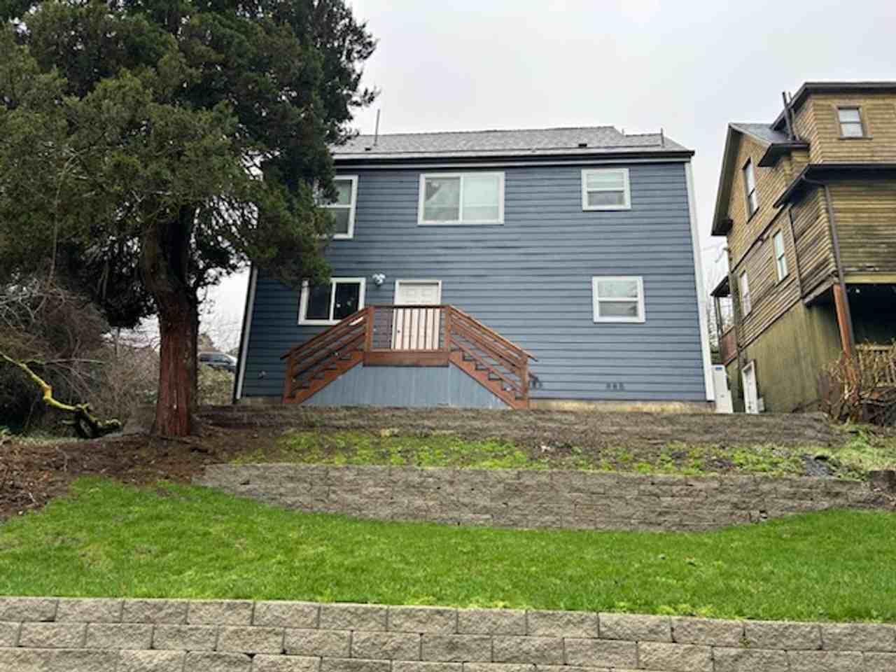 820 Terrace Ave - Photo 3 of 18