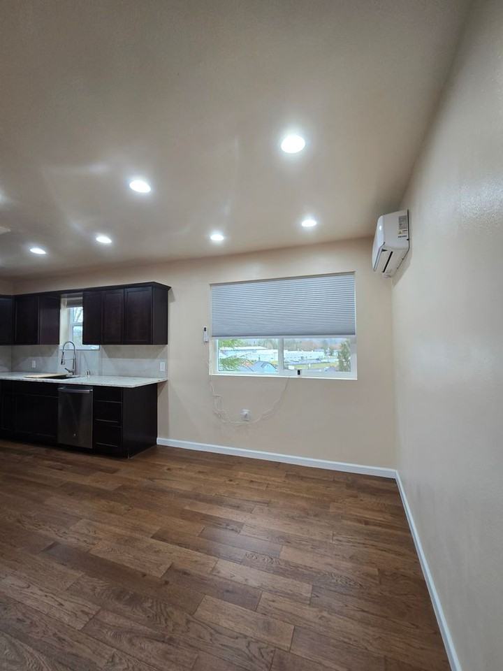 820 Terrace Ave - Photo 7 of 18