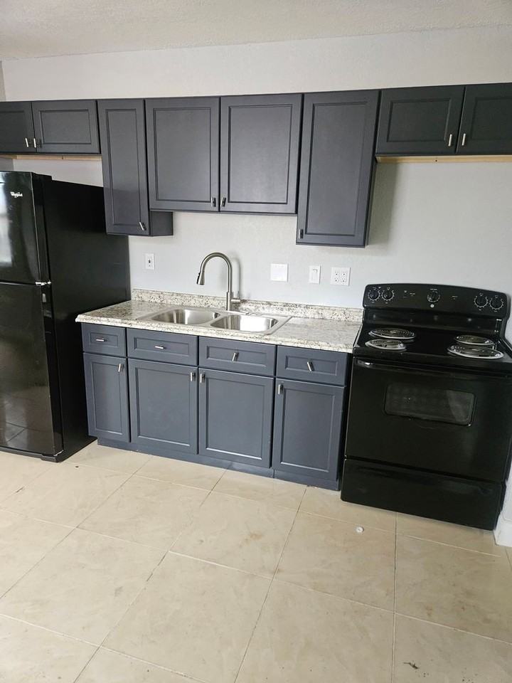 809 W 5th St - Photo 3 of 22