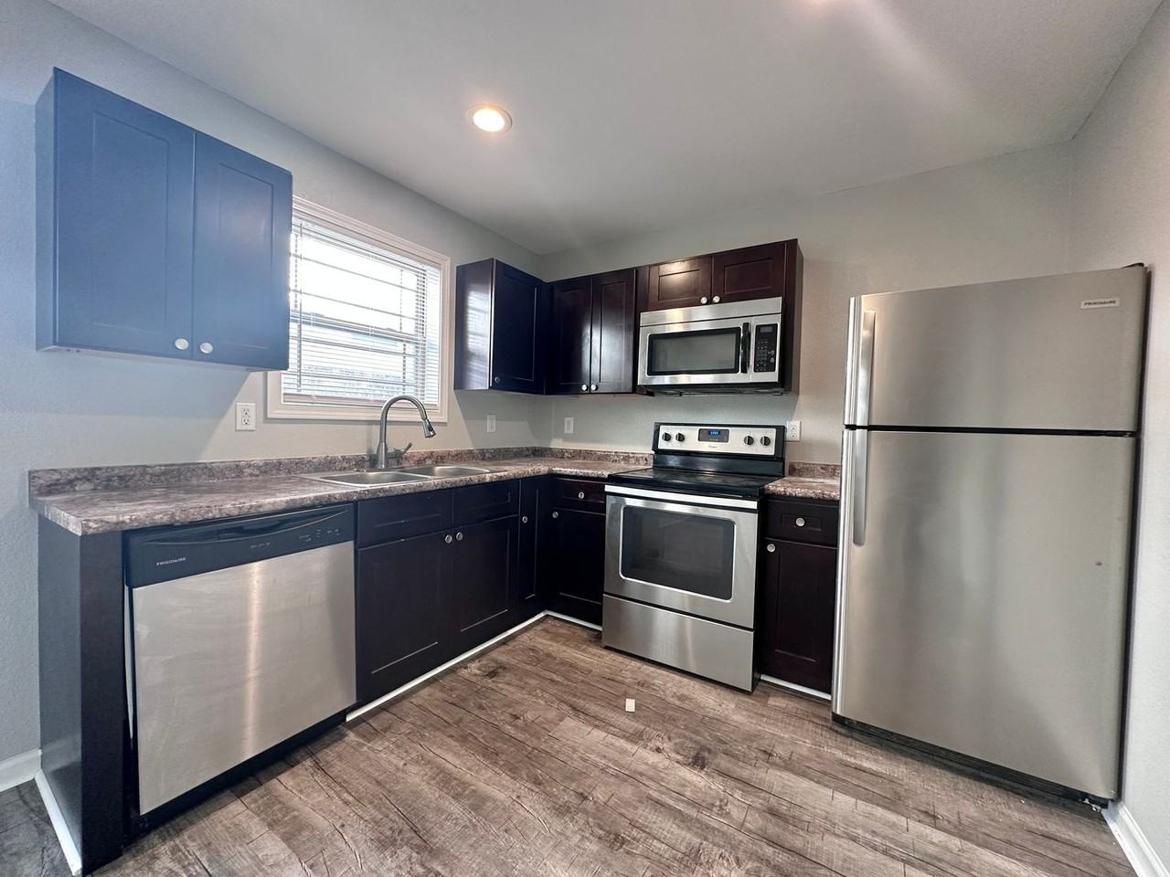 Westview Townhouses - Photo 3 of 50