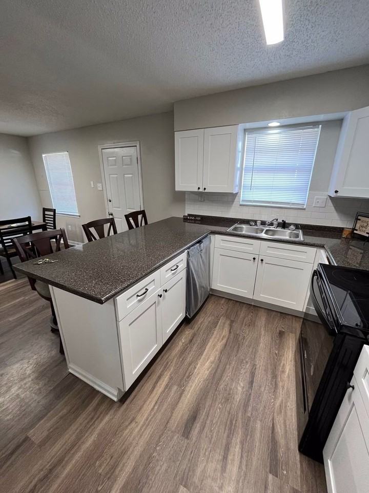 Wilson Crossing Townhomes: Your Spacious, Two - Photo 7 of 15