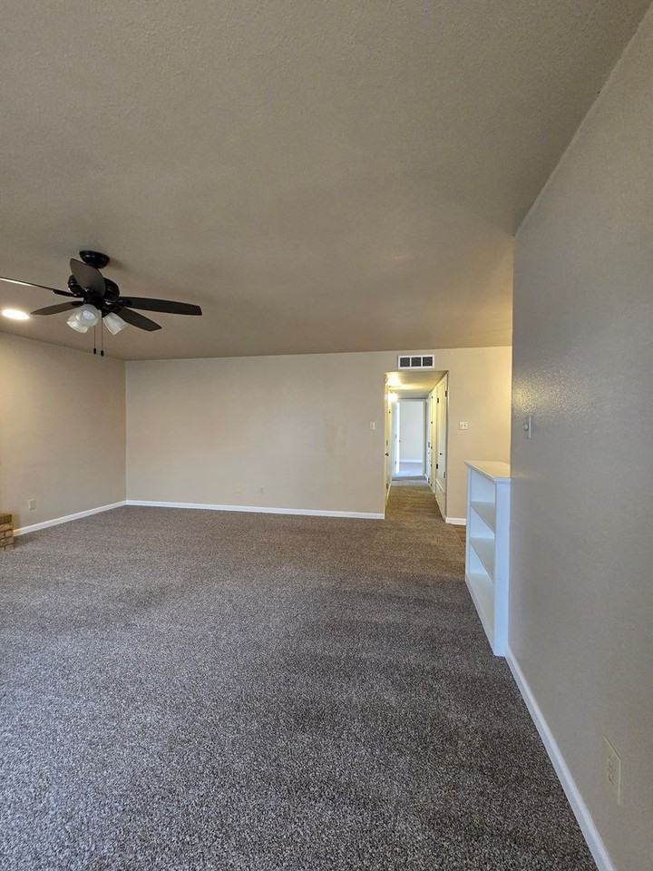 1621 N Lea St - Photo 3 of 17