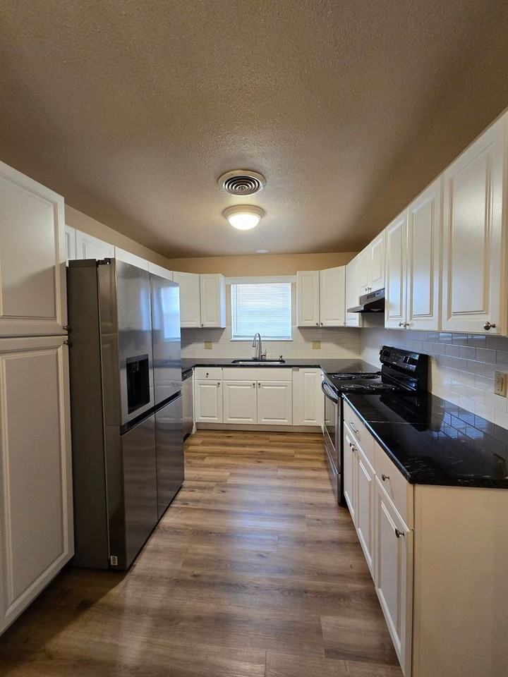 1621 N Lea St - Photo 4 of 17