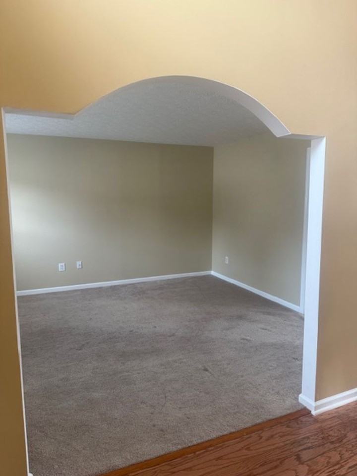 274 Sherbrooke Dr - Photo 2 of 26