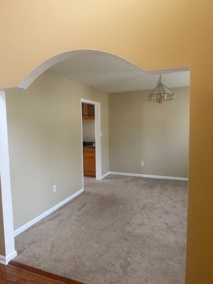 274 Sherbrooke Dr - Photo 3 of 26