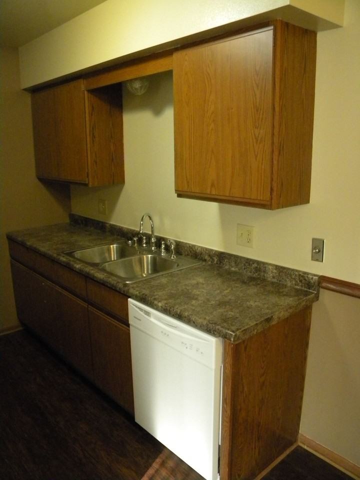 2106 Sylvan Way - Photo 3 of 13