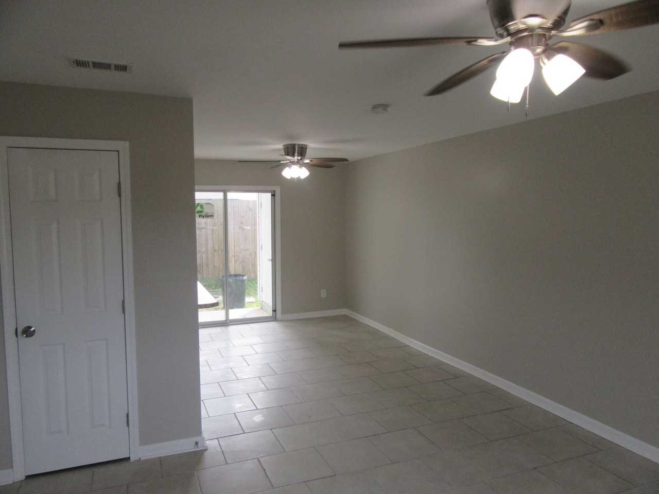 2918 Sequoia Ave - Photo 2 of 12