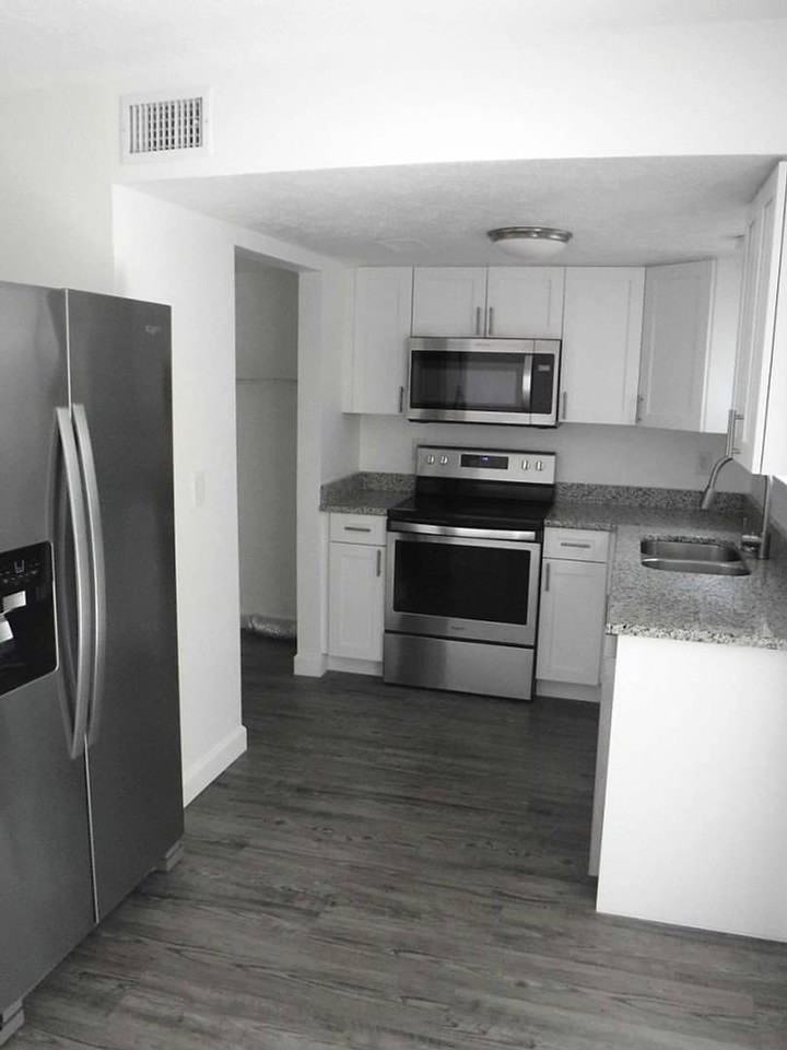 1637 N James Ave - Photo 3 of 8