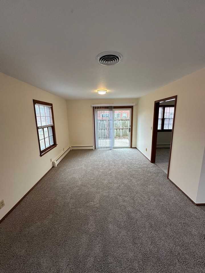 118 20th St - Photo 4 of 24