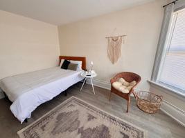 featured image of 1934 N Oakland Ave