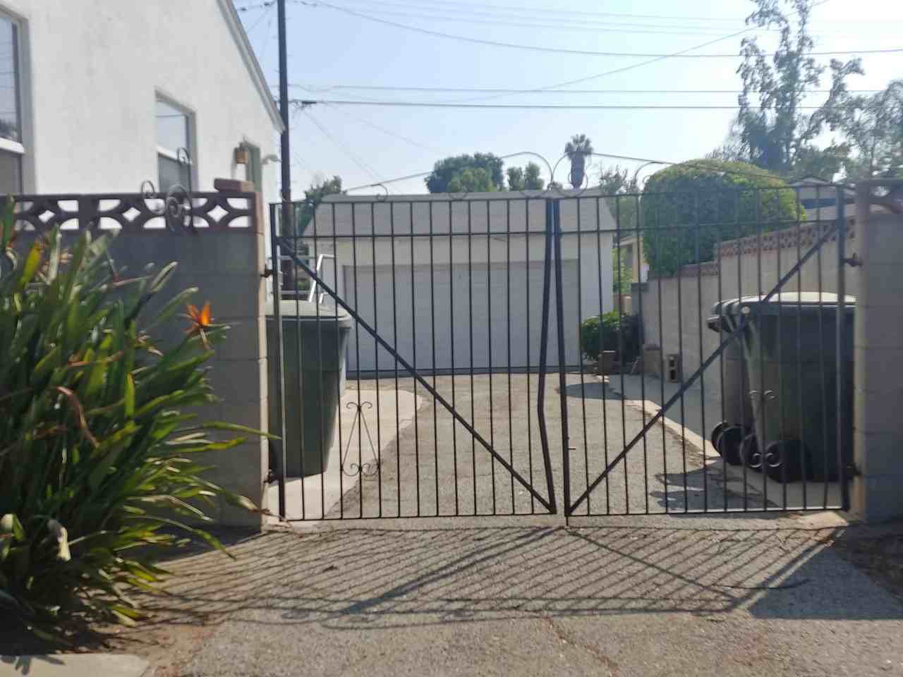 426 Saint Augustine Ave - Photo 4 of 36