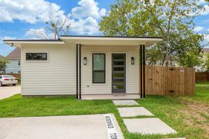 featured image of 1104 Arizona St