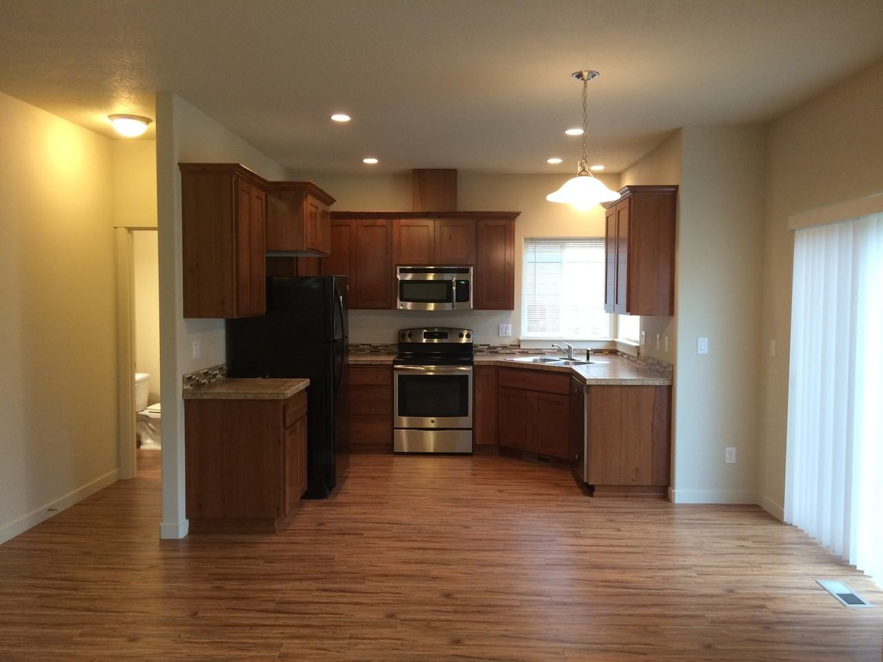 563 St Charles St - Photo 2 of 21