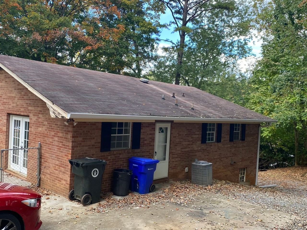 1901 Valley View Dr - Photo 3 of 20