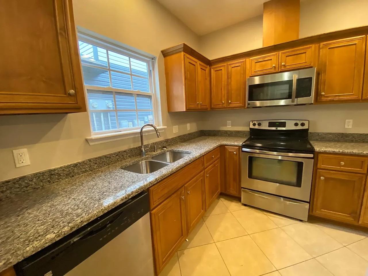 803-1 803-1 Georgia Street  - GEO 803-1 #1 - Photo 4 of 31