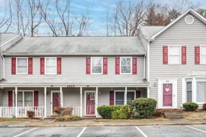 featured image of 1017 Glendale Dr #55