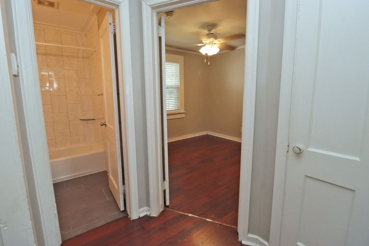 244 S Marion St - Photo 3 of 6