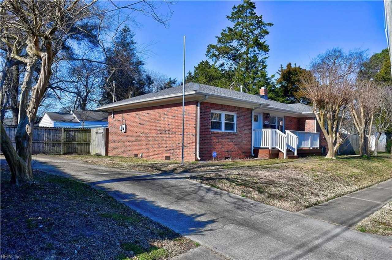 8709 Executive Dr - Photo 3 of 30