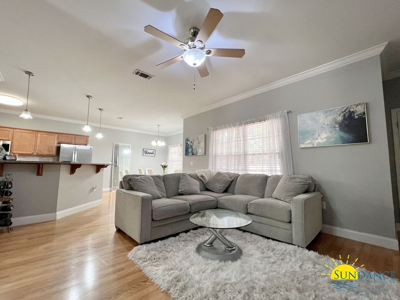 907 47th St - Photo 3 of 25