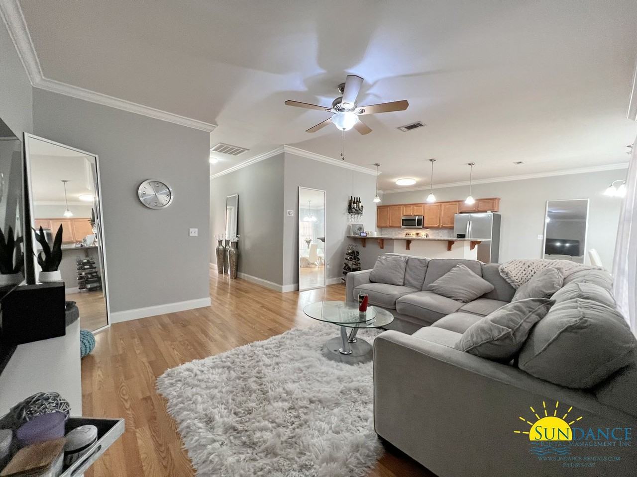 907 47th St - Photo 5 of 25