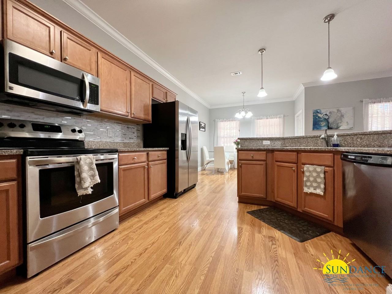 907 47th St - Photo 7 of 25