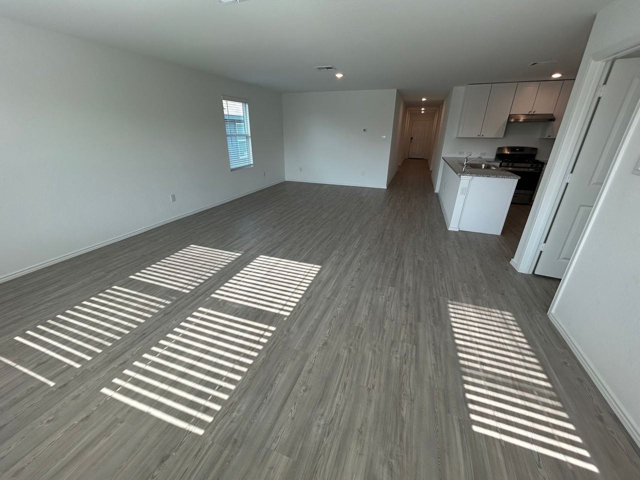 9946 Dicket Mead Rd - Photo 5 of 28