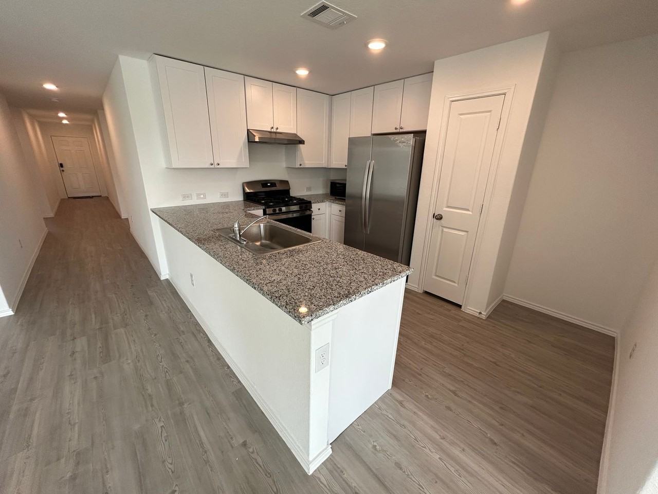 9946 Dicket Mead Rd - Photo 6 of 28