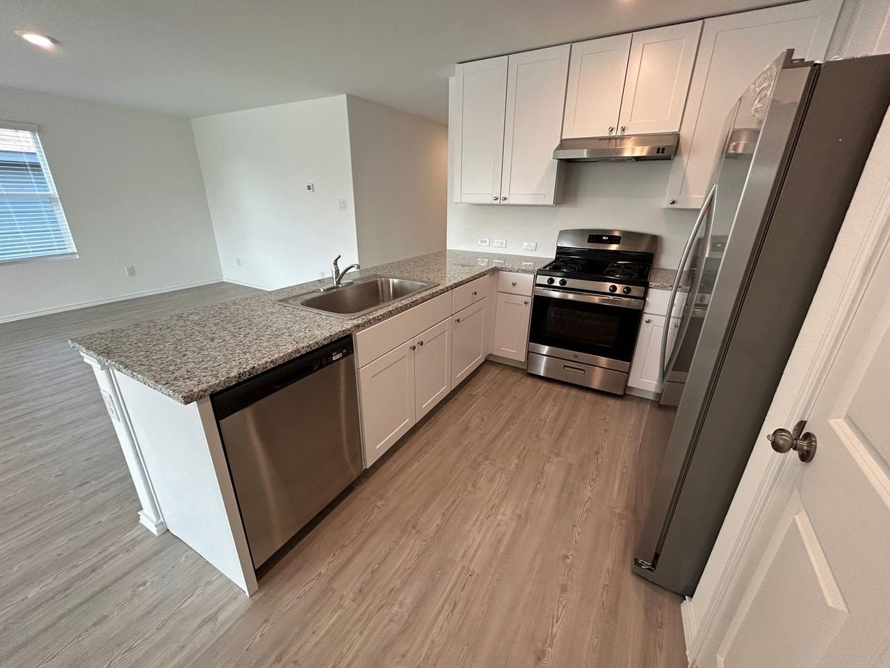 9946 Dicket Mead Rd - Photo 7 of 28