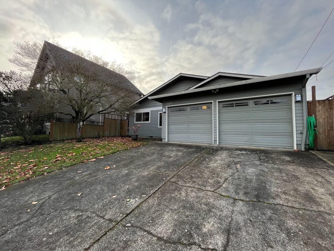 6807 N Villard Ave - Photo 2 of 34