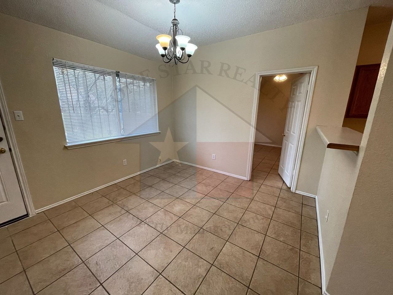 5006 Rockdale Dr - Photo 4 of 23