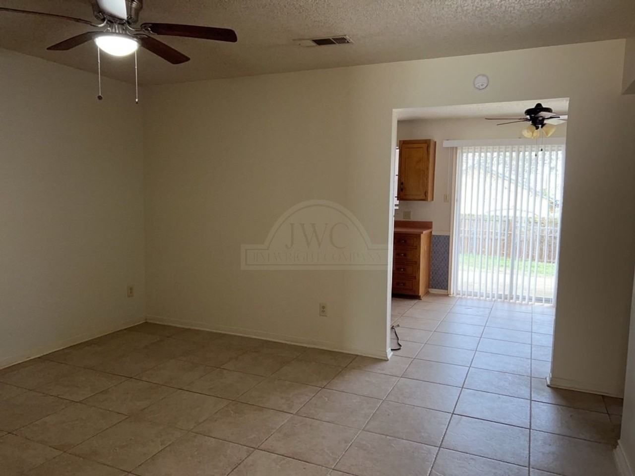 206 Sorrell Dr - Photo 3 of 13