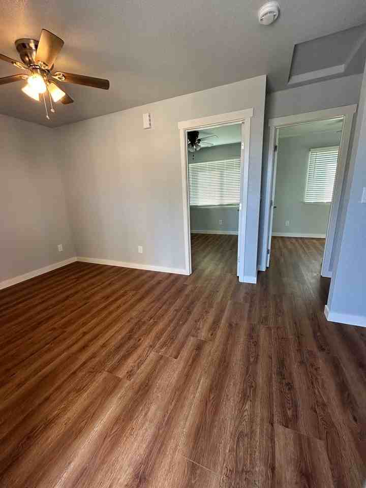 428 Eureka Ave - Photo 2 of 7