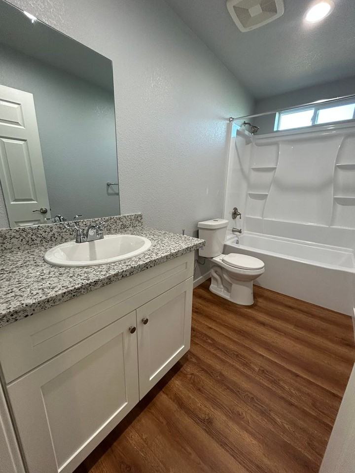 428 Eureka Ave - Photo 3 of 7