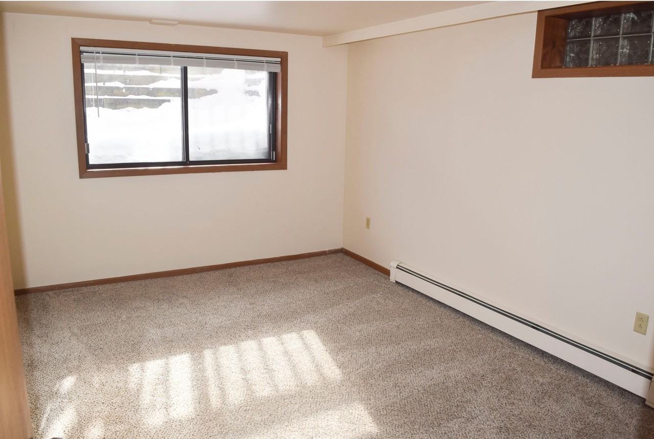 Executive House - Photo 6 of 6