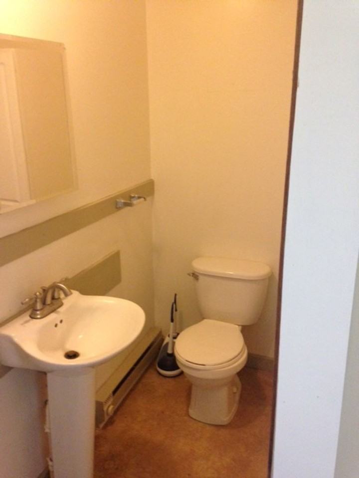 1426 E 3rd St - Photo 5 of 13