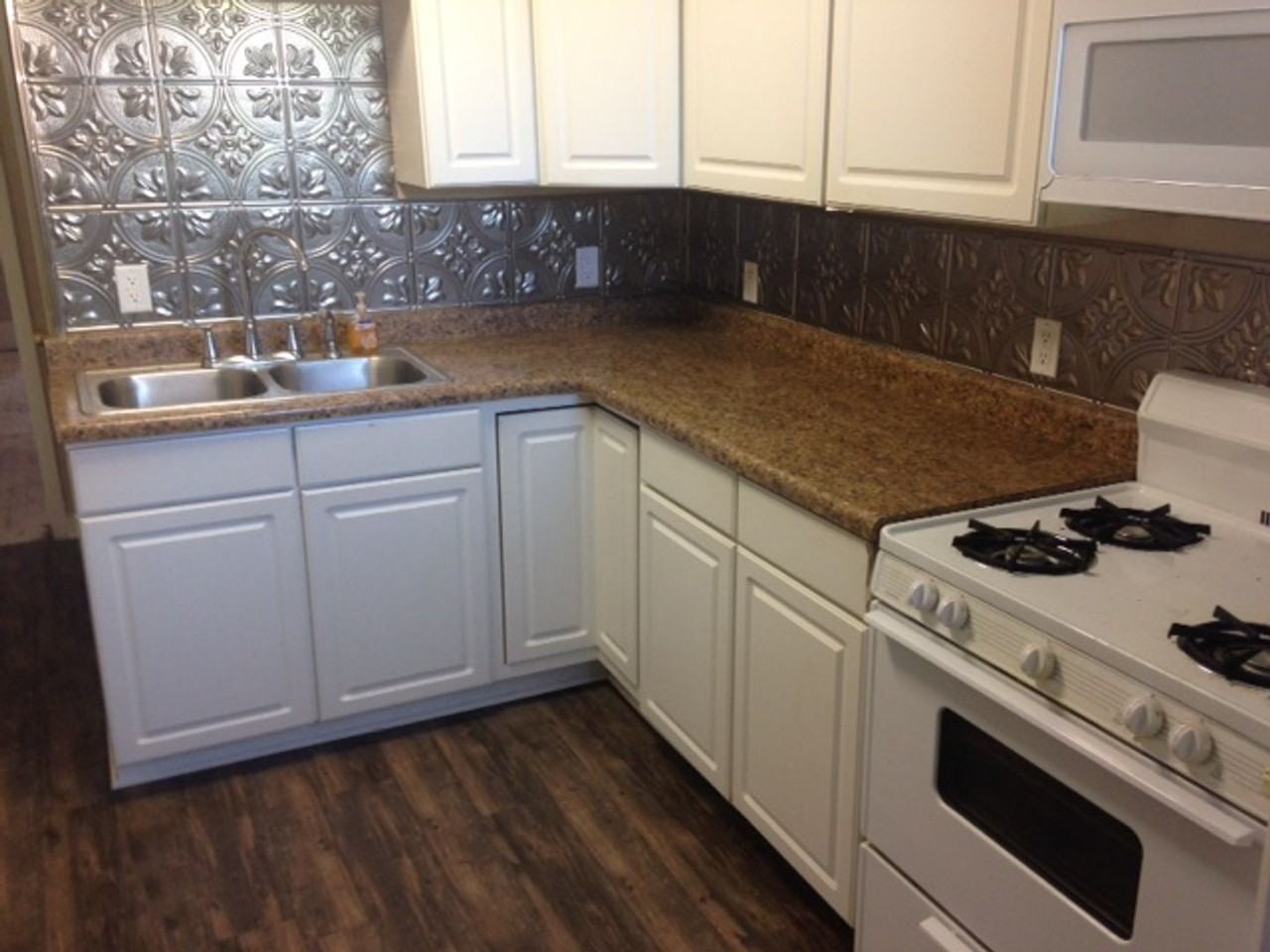 1426 E 3rd St - Photo 6 of 13