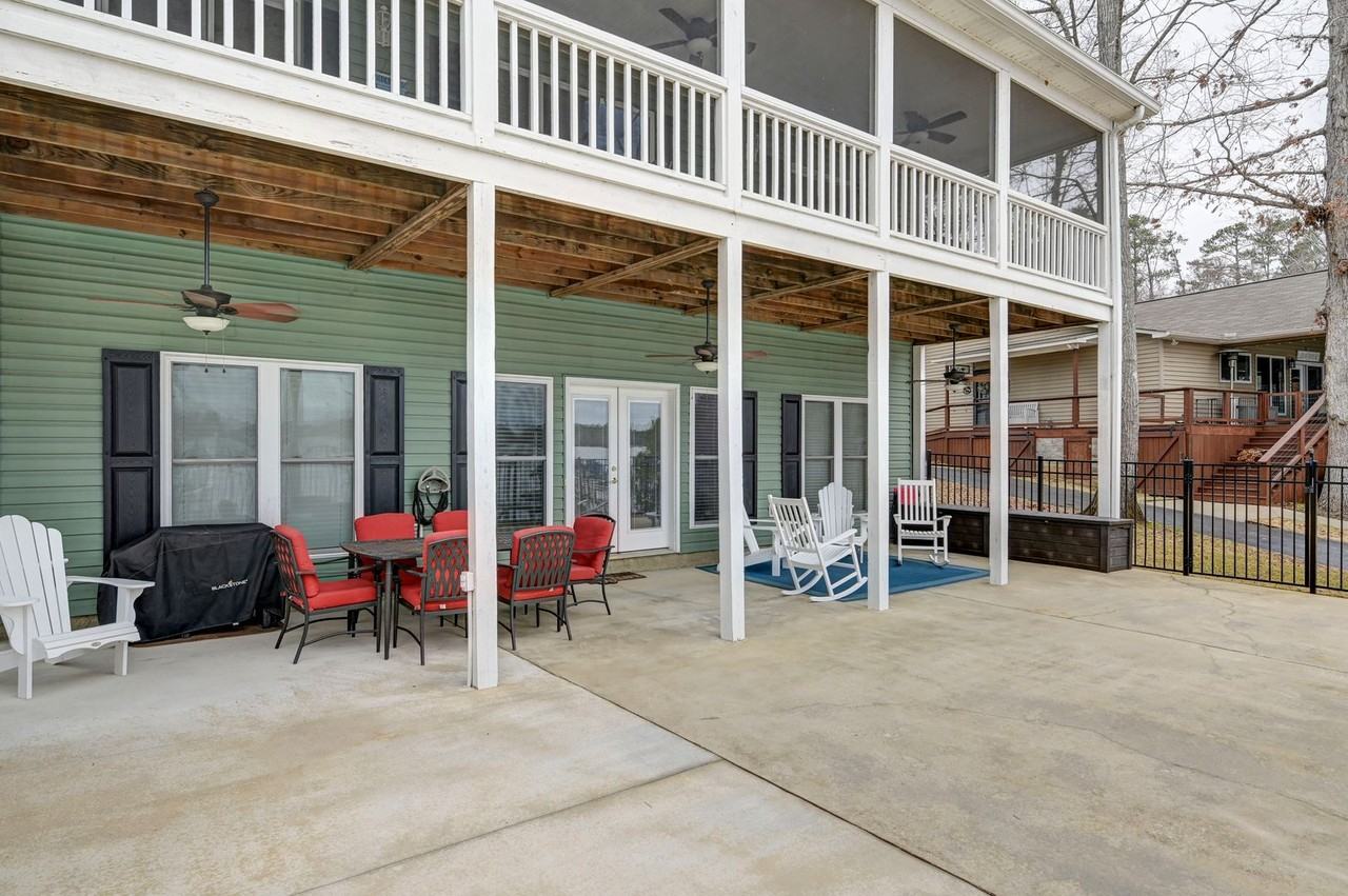 215 Mariners Pointe Rd - Photo 3 of 50