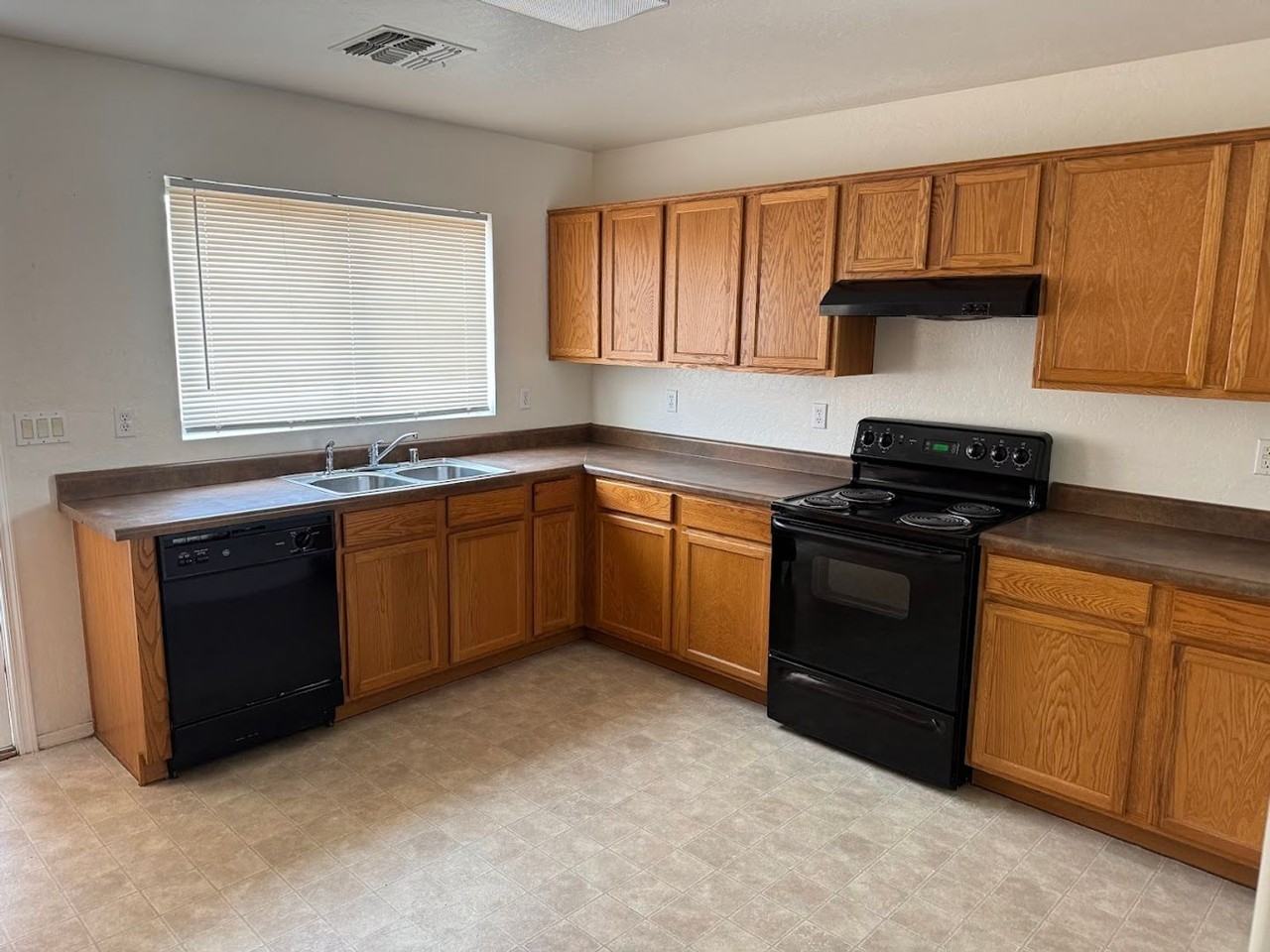 9820 W Heber Rd - Photo 2 of 15