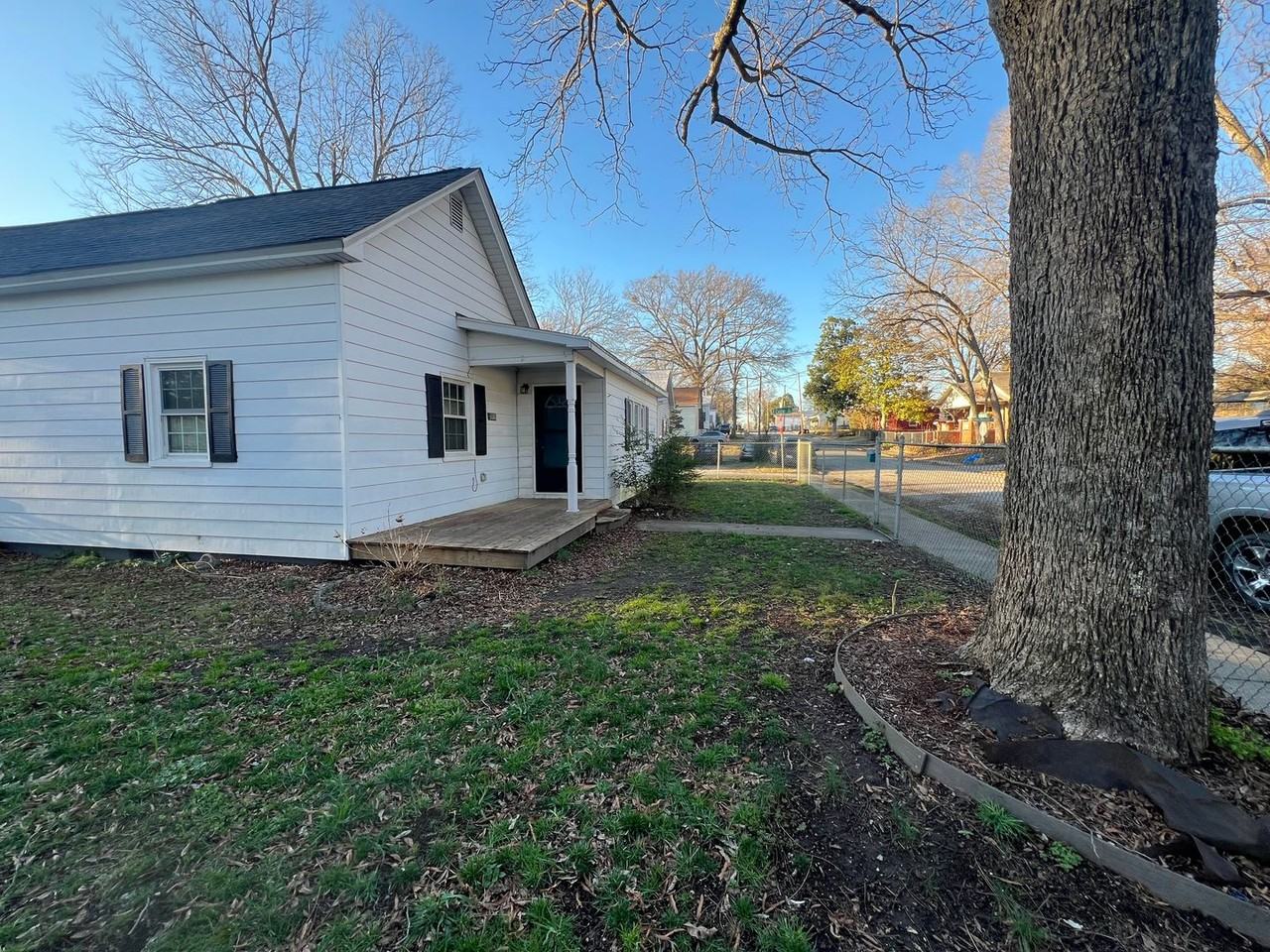 306 Walnut St - Photo 2 of 39