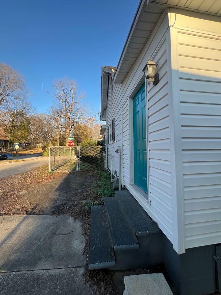 306 Walnut St - Photo 4 of 39