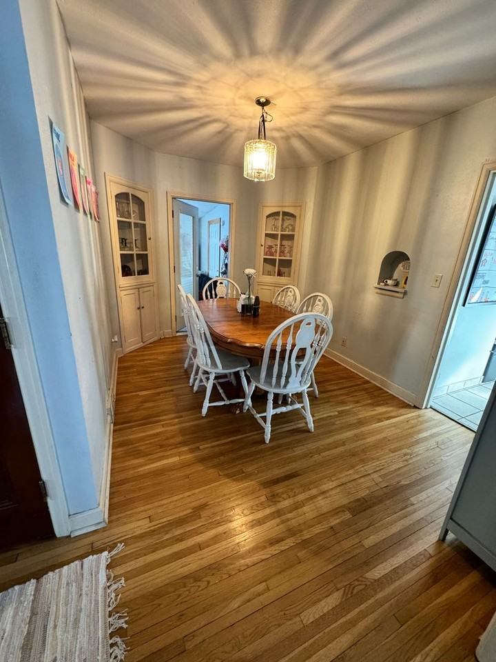 1502 Bixby Ave Ne - Photo 3 of 4