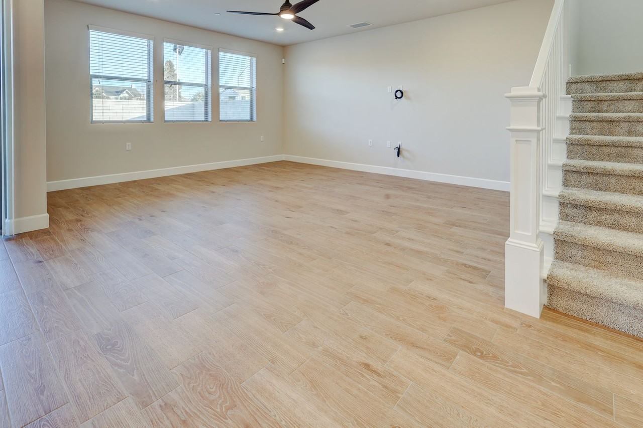 8660 N Haring Dr - Photo 4 of 17