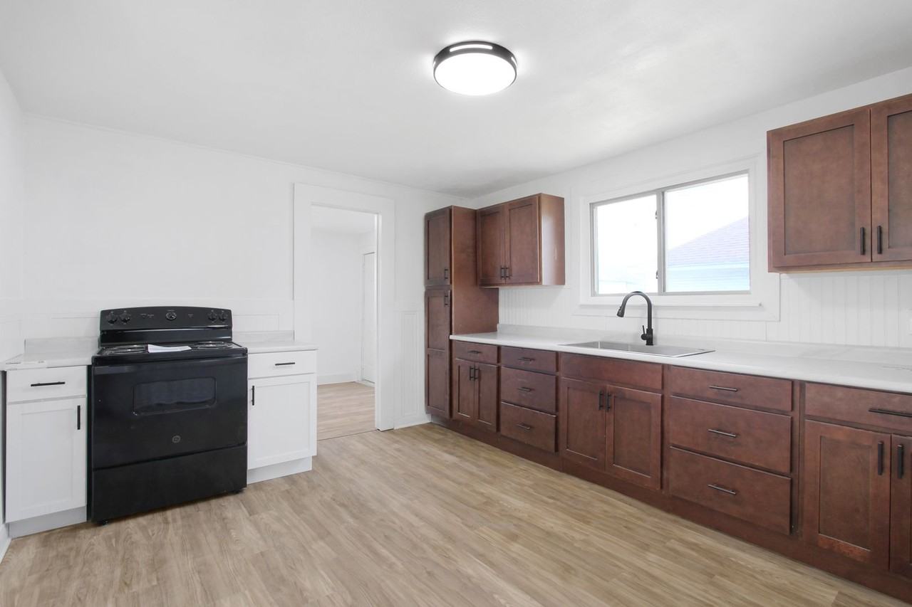 620 Wood St - Photo 3 of 20