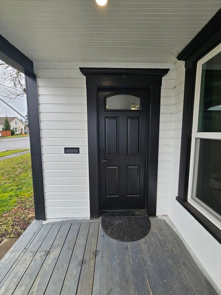 364 Se Washington St - Photo 3 of 21