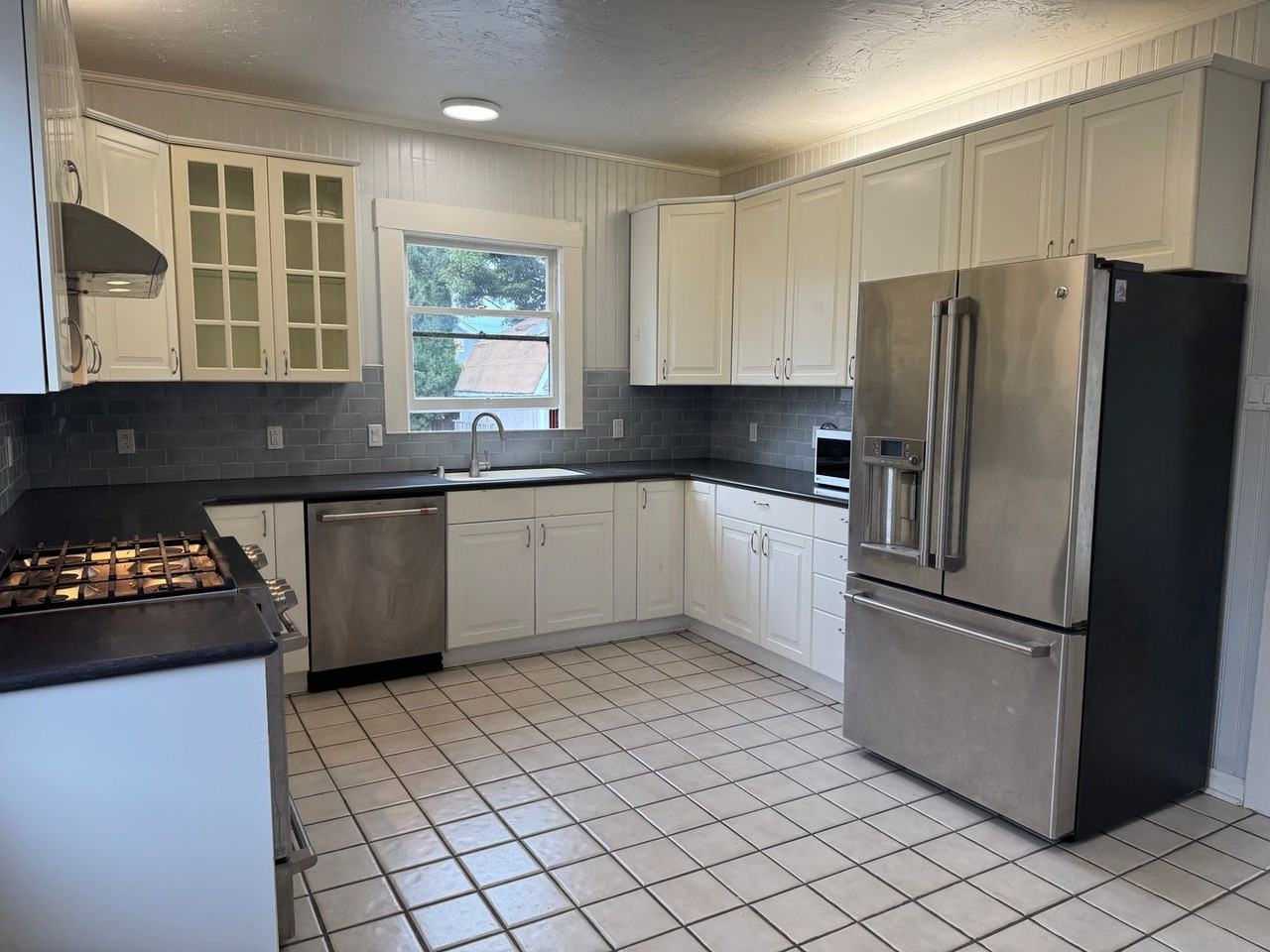 1751 Benton St - Photo 2 of 13